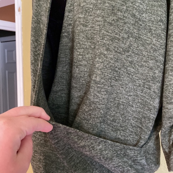 Charming Charlie Criss Cross Wrap Front Oversized Long-sleeve - Picture 3 of 9